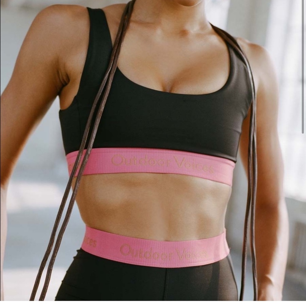 Outdoor Voices Smooth Scoop Bra in Black/Desert Rose NWT Medium